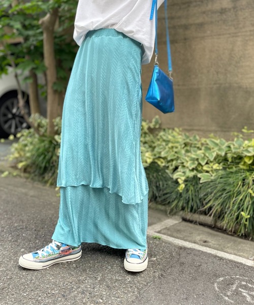 mi via loca(ミヴィアロカ)の「シャイニーストライプWAVEプリーツ レイヤードスカート(スカート・レディース・ブラック/ベージュ/ブルー・FREE)」の17枚目の写真