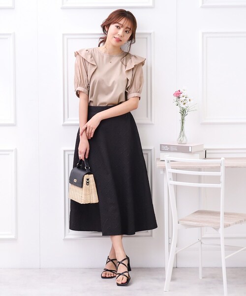 couture brooch(クチュールブローチ)の「◆【適度なシアー感で女性らしく。】シアーフリルパフ袖Tシャツ(Tシャツ/カットソー・レディース・オフホワイト/サックスブルー/ベージュ・36/38/40/42)」の16枚目の写真