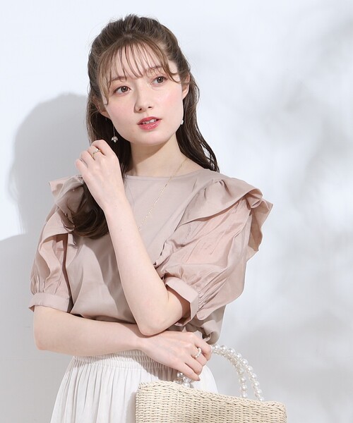 couture brooch(クチュールブローチ)の「◆【適度なシアー感で女性らしく。】シアーフリルパフ袖Tシャツ(Tシャツ/カットソー・レディース・オフホワイト/サックスブルー/ベージュ・36/38/40/42)」の11枚目の写真