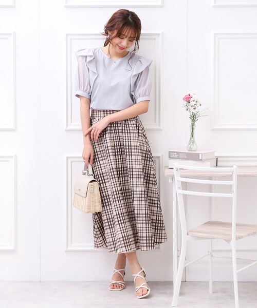 couture brooch(クチュールブローチ)の「◆【適度なシアー感で女性らしく。】シアーフリルパフ袖Tシャツ(Tシャツ/カットソー・レディース・オフホワイト/サックスブルー/ベージュ・36/38/40/42)」の18枚目の写真