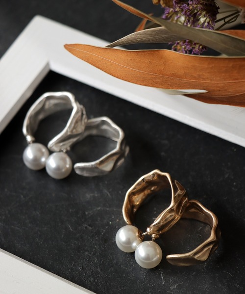 antiqua（アンティカ）の「パールキャッチフープピアス（ピアス（両耳用）・レディース・シルバー/ゴールド・FREE）」の7枚目の写真