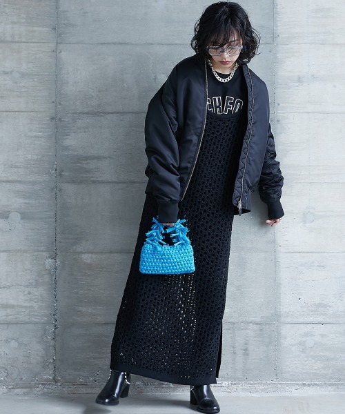 GEVS.（ジェイヴィス）の「＜大きいサイズ＞ 綿100％ロゴパッチワーク刺しゅうロングスリーブＴシャツ GEVS.（Tシャツ/カットソー・レディース・ブラック/オフホワイト・L/LL/3L/4L/5L）」の4枚目の写真