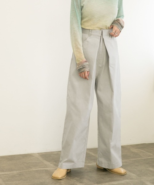 KBF(ケイビーエフ)の「フロントタックWIDEパンツ(その他パンツ・レディース・チャコールグレー/ライトグレー・36/38)」の2枚目の写真