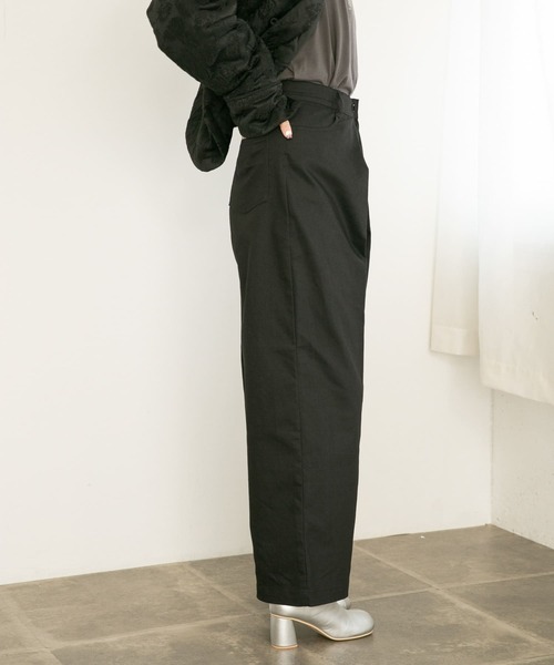 KBF(ケイビーエフ)の「フロントタックWIDEパンツ(その他パンツ・レディース・チャコールグレー/ライトグレー・36/38)」の6枚目の写真