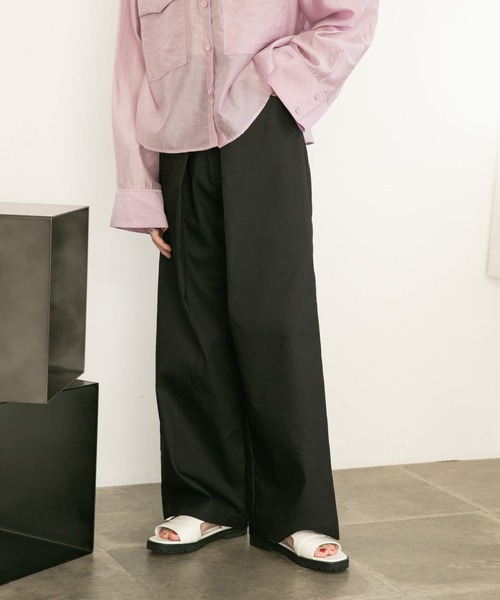 KBF(ケイビーエフ)の「フロントタックWIDEパンツ(その他パンツ・レディース・チャコールグレー/ライトグレー・36/38)」の11枚目の写真