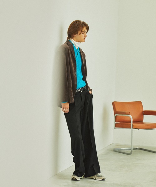 EMMA CLOTHES（エマクローズ）の「TR綾ストレッチ タックセミワイドストレートスラックスパンツ EMMA CLOTHES（スラックス・メンズ・グレイッシュベージュ/ブラック/ブルー/グレー系/ダークグレー・S/M/L）」の9枚目の写真