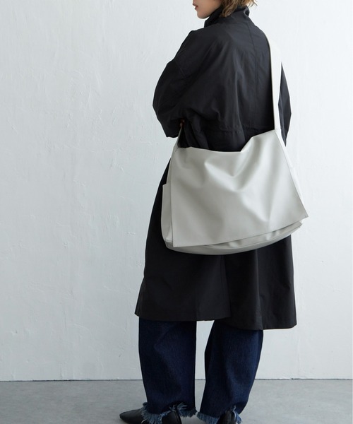 notch.（ノッチ）の「ビッグショルダーバッグ（ショルダーバッグ・レディース・ライトグレー/チャコールグレー/ブラック・FREE）」の10枚目の写真