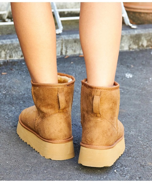 anap mimpi（アナップミンピ）の「厚底ムートンショートブーツ（ブーツ・レディース・キャメル/ブラック・M/S/L）」の10枚目の写真