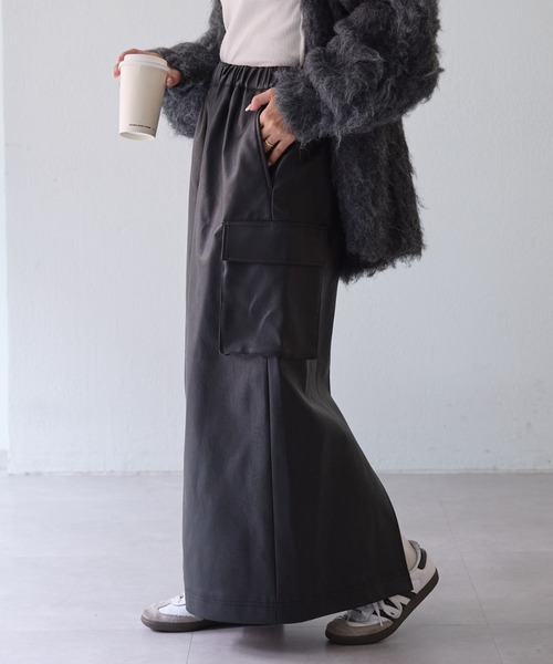 CIAOPANIC TYPY（チャオパニックティピー）の「レザーカーゴイージースカート（スカート・レディース・ブラック/アイボリー/カーキ・ONE SIZE）」の2枚目の写真