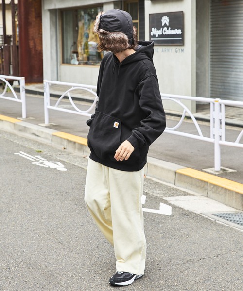 Carhartt（カーハート）の「Carhartt /ルーズフィットミッドウエイトプルパーカー（パーカー・メンズ・ブラック/ネイビー/オレンジ/チャコールグレー/ライトグレー系1/ブラック系1/イエロー/ヘザーグレー・XL/L/S/M）」の12枚目の写真