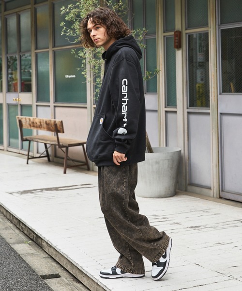 Carhartt（カーハート）の「Carhartt /ルーズフィットミッドウエイトプルパーカー（パーカー・メンズ・ブラック/ネイビー/オレンジ/チャコールグレー/ライトグレー系1/ブラック系1/イエロー/ヘザーグレー・XL/L/S/M）」の21枚目の写真