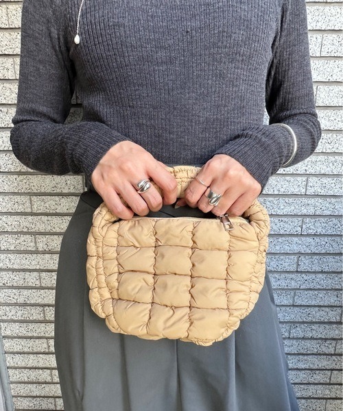 Anthe(アンテ)の「【Anthe】キルトハンドBAG(ハンドバッグ・レディース・オレンジ/ベージュ/ブラック/ホワイト/ピンク/グリーン/ブルー・FREE)」の4枚目の写真