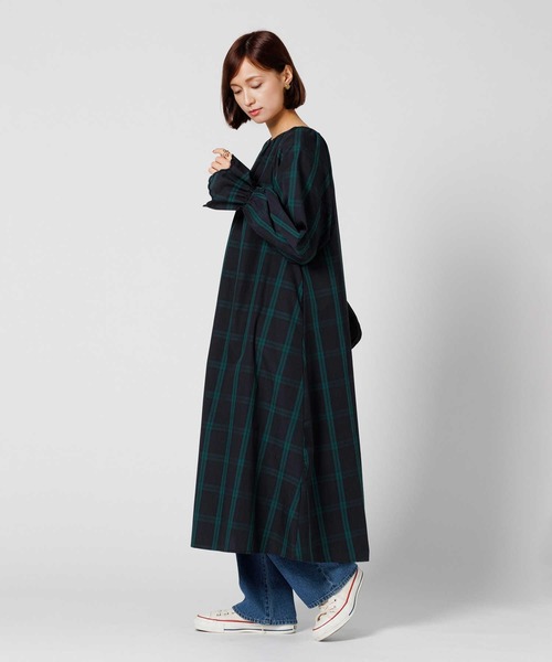HONEYSUCKLE ROSE（ハニーサックルローズ）の「【HONEYSUCKLE ROSE】袖ギャザー長袖ワンピース（シャツワンピース・レディース・ブラック/グリーン・M-L）」の12枚目の写真
