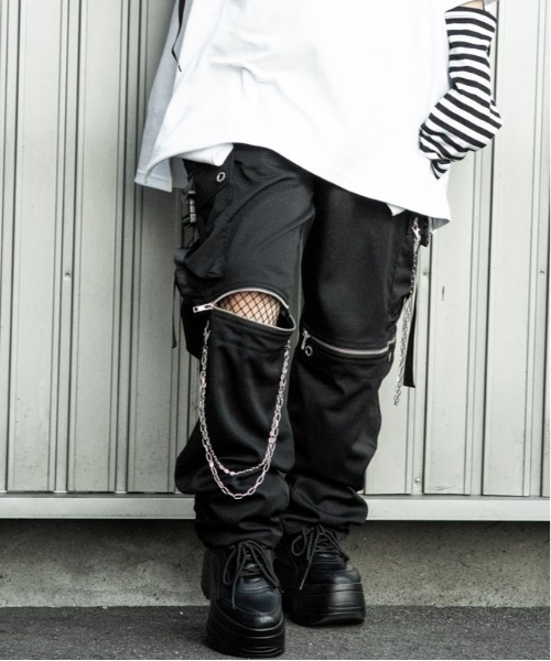 Salong hameu（サロン ハミュー）の「チェーン＆ジップ使いワイドカーゴパンツ メンズ レディース/サブカル系/病み系/量産系ファッション（カーゴパンツ・メンズ・ブラック/ホワイト・M/L）」の14枚目の写真