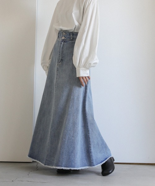select MOCA(セレクトモカ)の「スラブデニムロングフレアスカート(デニムスカート・レディース・ライトブルー/インディゴブルー・LARGE/MEDIUM)」の11枚目の写真