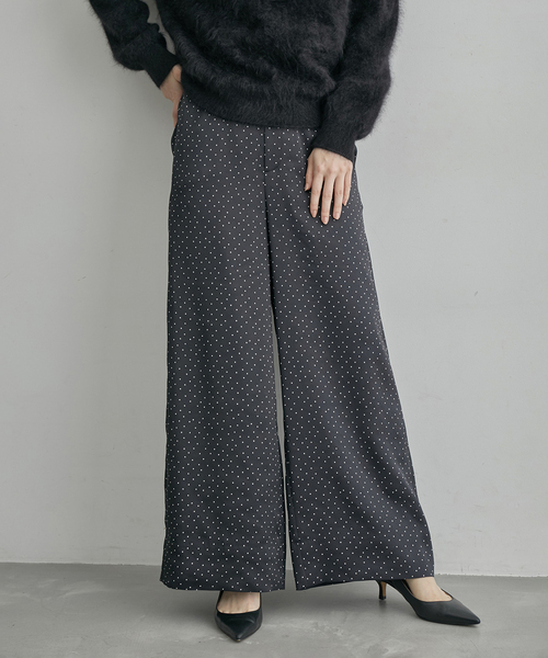 ROPE'(ロペ)の「サテンドットストレートパンツ(その他パンツ・レディース・ブラック系その他/キナリ・36/38)」の2枚目の写真