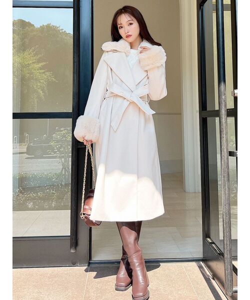 RESEXXY（リゼクシー）の「レディファーコート（チェスターコート・レディース・ブラック/アイボリー・MEDIUM/SMALL）」の5枚目の写真