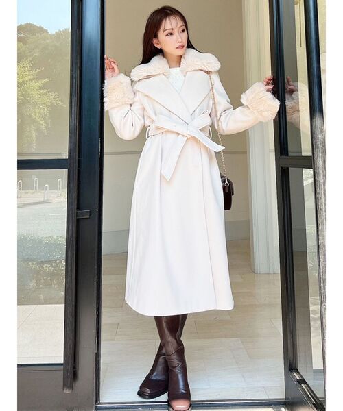 RESEXXY（リゼクシー）の「レディファーコート（チェスターコート・レディース・ブラック/アイボリー・MEDIUM/SMALL）」の6枚目の写真