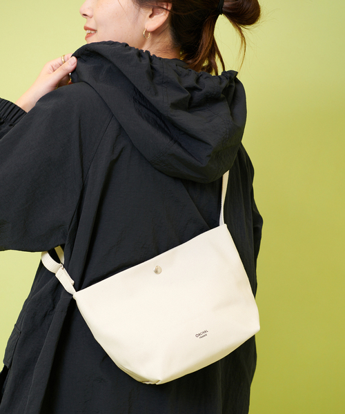 ORCIVAL（オーシバル）の「《WEB限定追加2》【ORCIVAL】LCV  SHOULDER POUCH MEDIUM：ショルダーバッグ（ショルダーバッグ・レディース・ベージュ/ホワイト×ホワイト/ブラック系その他・FREE）」の2枚目の写真