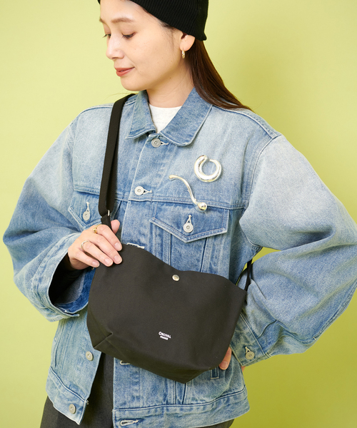 ORCIVAL（オーシバル）の「《WEB限定追加2》【ORCIVAL】LCV  SHOULDER POUCH MEDIUM：ショルダーバッグ（ショルダーバッグ・レディース・ベージュ/ホワイト×ホワイト/ブラック系その他・FREE）」の3枚目の写真