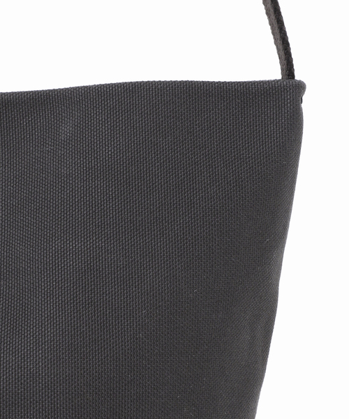 ORCIVAL（オーシバル）の「《WEB限定追加2》【ORCIVAL】LCV  SHOULDER POUCH MEDIUM：ショルダーバッグ（ショルダーバッグ・レディース・ベージュ/ホワイト×ホワイト/ブラック系その他・FREE）」の10枚目の写真