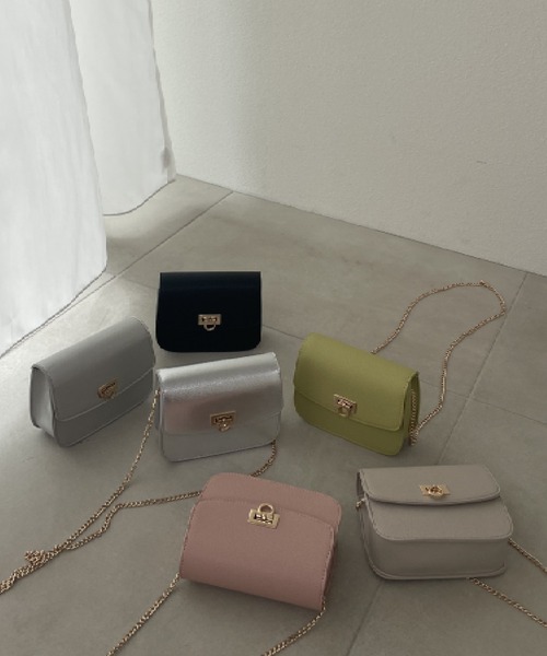 grove(グローブ)の「◆フラップオコシアクセサリーショルダー(ショルダーバッグ・レディース・ライトブルー/シルバー/ブラック/オフホワイト/グレー/ライトグレー/シルバー系3/スモーキーグリーン系/ベビーピンク・00)」の4枚目の写真