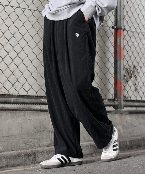 U.S. POLO ASSN.（ユーエスポロアッスン）の「U.S. POLO ASSN. 別注 ロゴ刺繍バルーンシルエットシェフパンツ（チノパンツ・メンズ・ブラック系/ブルー系/ブラック/グレー系/チャコール/カーキ/ホワイト/ベージュ/ブラック系1/カーキ系1/ブラウン系1/ベージュ系1/ブラック系2/ネイビー/グレー・S/M/XL/L）」の4枚目の写真