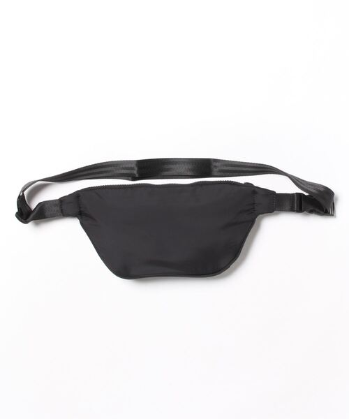 A.P.C.（アーペーセー）の「BANANE BLAKE（ボディバッグ