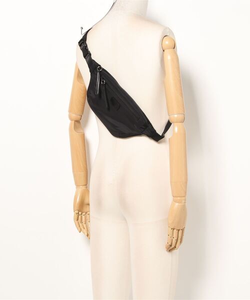 A.P.C.（アーペーセー）の「BANANE BLAKE（ボディバッグ