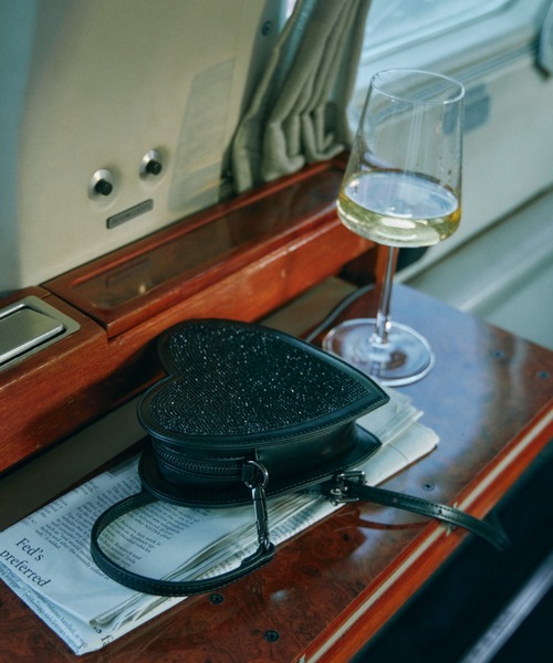 EIMY ISTOIRE（エイミーイストワール）の「heart glitter mini  bag（ショルダーバッグ・レディース・ホワイト/シルバー/ブラック・FREE）」の2枚目の写真