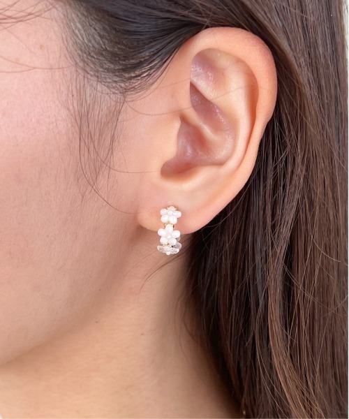 thank U more(サンキューモア)の「ミニフラワーフープピアス(ピアス(両耳用)・レディース・ピンク/オフホワイト/ブルー/パープル・FREE)」の22枚目の写真