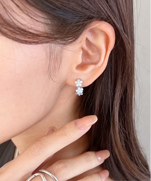 thank U more(サンキューモア)の「ミニフラワーフープピアス(ピアス(両耳用)・レディース・ピンク/オフホワイト/ブルー/パープル・FREE)」の21枚目の写真