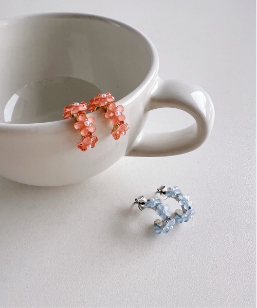thank U more(サンキューモア)の「ミニフラワーフープピアス(ピアス(両耳用)・レディース・ピンク/オフホワイト/ブルー/パープル・FREE)」の11枚目の写真