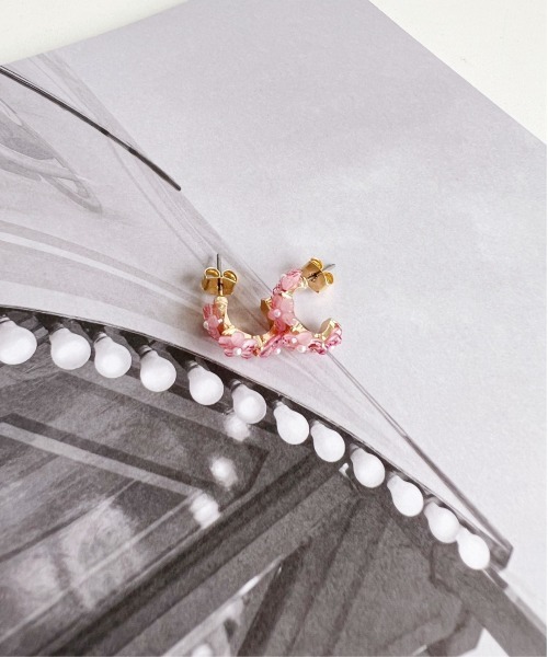 thank U more(サンキューモア)の「ミニフラワーフープピアス(ピアス(両耳用)・レディース・ピンク/オフホワイト/ブルー/パープル・FREE)」の9枚目の写真