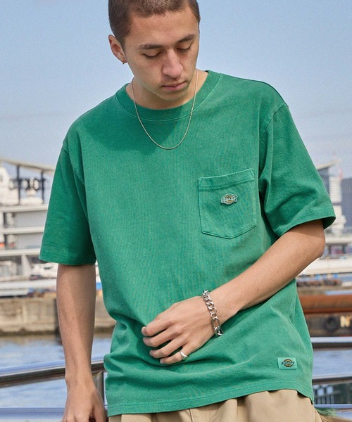 Dickies(ディッキーズ)の「Dickies/ディッキーズ ヴィンテージ加工 ワンポイントロゴ オーバーサイズポケット半袖Tシャツ(Tシャツ/カットソー・メンズ・ブルー/ブラック/ケリー/マスタード/オレンジ/ホワイト・L/M)」の3枚目の写真