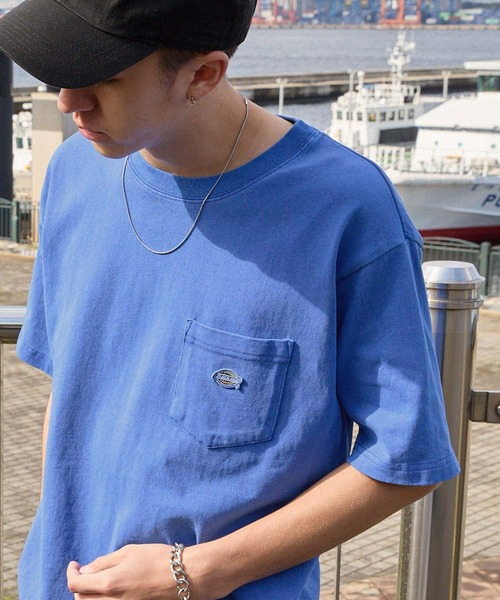 Dickies(ディッキーズ)の「Dickies/ディッキーズ ヴィンテージ加工 ワンポイントロゴ オーバーサイズポケット半袖Tシャツ(Tシャツ/カットソー・メンズ・ブルー/ブラック/ケリー/マスタード/オレンジ/ホワイト・L/M)」の4枚目の写真