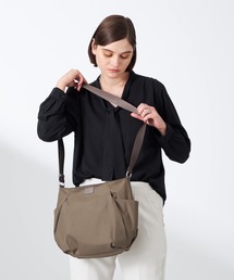 Y'SACCS（イザック）の「【ムック本掲載】【ナイロンタフタ】トラベルショルダー（ショルダーバッグ）」