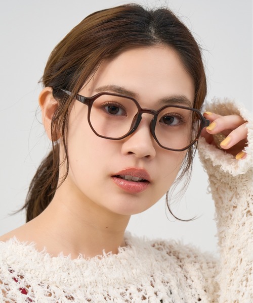 Zoff（ゾフ）の「ウェリントン型 メガネ｜ビッグシェイプ｜クリアフレーム｜プラスチックフレーム｜Zoff｜SPRING TREND（メガネ・レディース・ブラウン/グリーン/ブラック/クリア・FREE）」の9枚目の写真