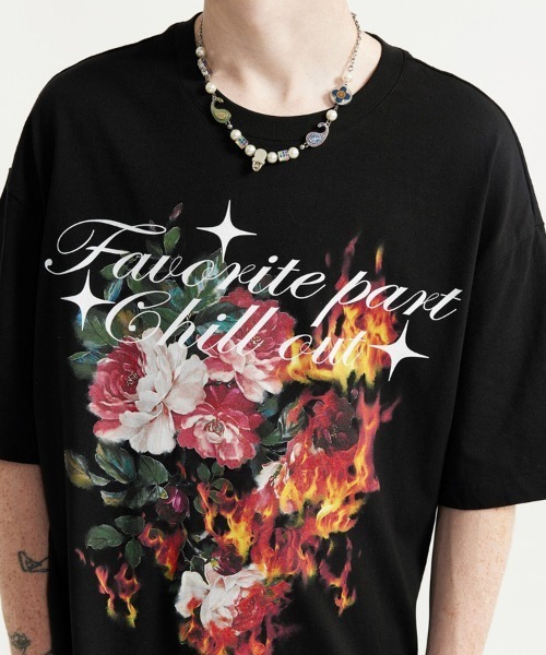 Ressaca(レサーカ)の「オーバーサイズ メッセージ&ファイヤーフラワーグラフィックプリントTシャツ(Tシャツ/カットソー・メンズ・ブラック/ホワイト・XL/L/M)」の14枚目の写真