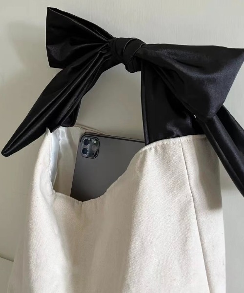 LADY LIKE（レディライク）の「持ち手リボンキャンバスミニバッグ（ハンドバッグ・レディース・ブラック・F）」の5枚目の写真