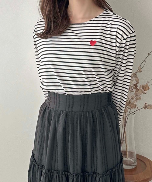 apres jour clair(アプレジュールクレア)の「【apres jour clair】ハート刺繍ボーダーTシャツ【ZOZOTOWN限定アイテム】(Tシャツ/カットソー・レディース・ブラック/グレー/ピンク・フリー/X-LARGE)」の4枚目の写真