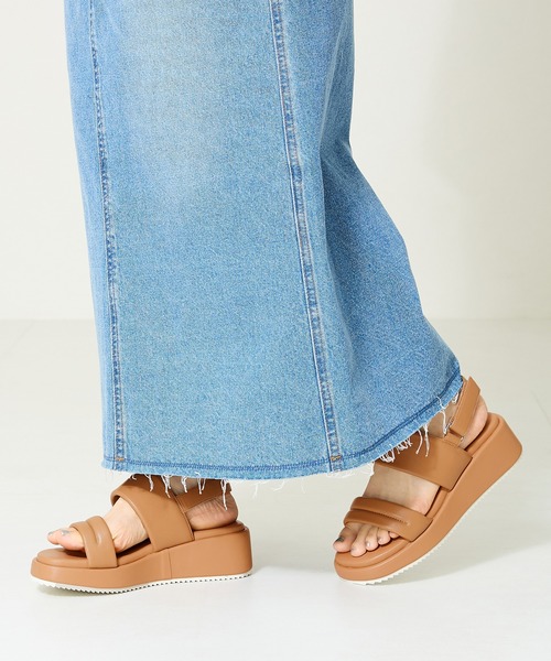 WA ORiental TRaffic（ダブルエーオリエンタルトラフィック）の「パデットストラップ厚底サンダル/42203（サンダル・レディース・キャメル/ホワイト/ブラック・S/M/L/LL）」の3枚目の写真