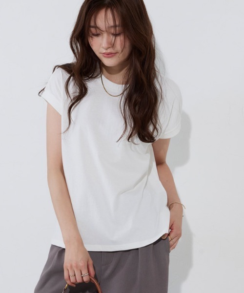 Pierrot(ピエロ)の「綿100%クルーネックフレンチスリーブベーシックTシャツ(Tシャツ/カットソー・レディース・ブラック/サンドベージュ/オフホワイト/ブルー/イエロー系その他/チャコール/ネイビー・M/L)」の15枚目の写真