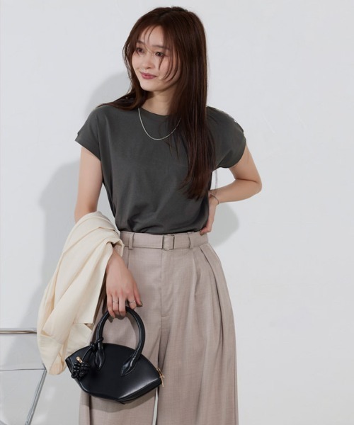 Pierrot(ピエロ)の「綿100%クルーネックフレンチスリーブベーシックTシャツ(Tシャツ/カットソー・レディース・ブラック/サンドベージュ/オフホワイト/ブルー/イエロー系その他/チャコール/ネイビー・M/L)」の22枚目の写真