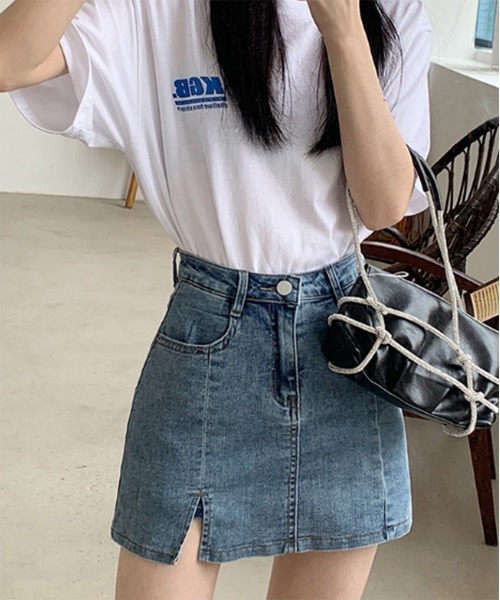 by muni:r（バイ ムニール）の「スリットデニム　ミニスカート（スカート・レディース・ブルー・SMALL/MEDIUM）」の10枚目の写真