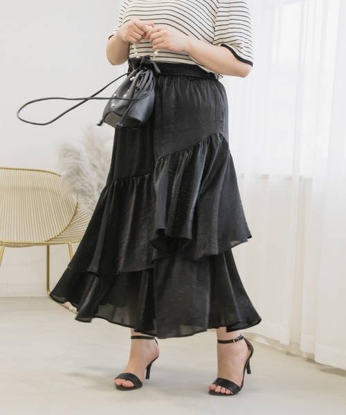 CLETTE(クレット)の「アシメティアードラメスカート(スカート・レディース・ブラック/アイボリー・LL/3L/4L)」の2枚目の写真