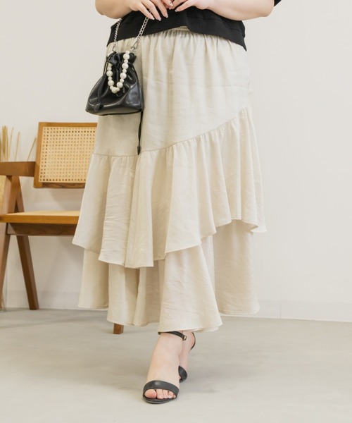 CLETTE(クレット)の「アシメティアードラメスカート(スカート・レディース・ブラック/アイボリー・LL/3L/4L)」の4枚目の写真