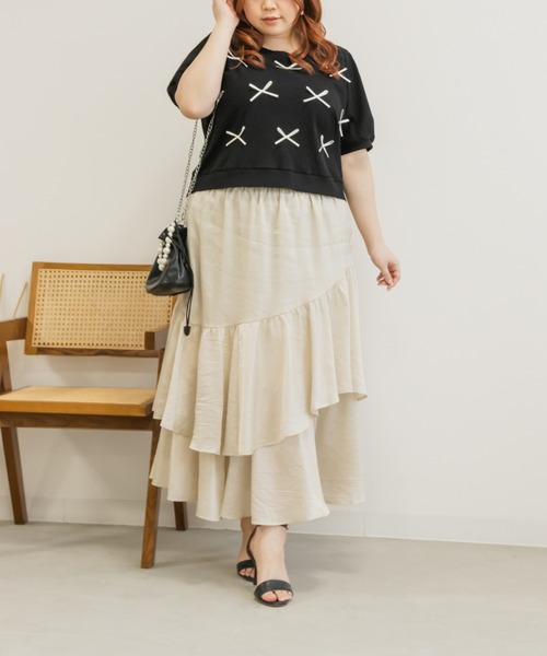 CLETTE(クレット)の「アシメティアードラメスカート(スカート・レディース・ブラック/アイボリー・LL/3L/4L)」の3枚目の写真