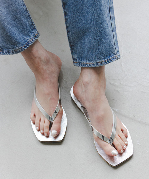 NICOLAS LAINAS(ニコラスライナス)の「NICOLAS LAINAS/ニコラスライナス サンダル(サンダル・レディース・ブラック/シルバー・39/38/37/36)」の1枚目の写真