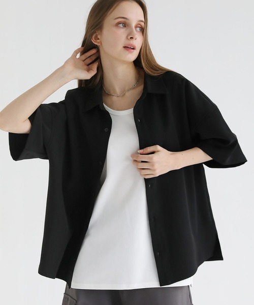 LILL（リル）の「ビッグシルエットドレープリラクシング半袖シャツ（シャツ/ブラウス・メンズ・ホワイト系/ブラック/ホワイト/ブラック系・S/M/L/XL）」の4枚目の写真